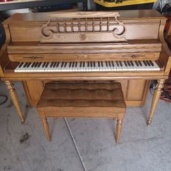 WURLITZER PIANO  I DELIVER 