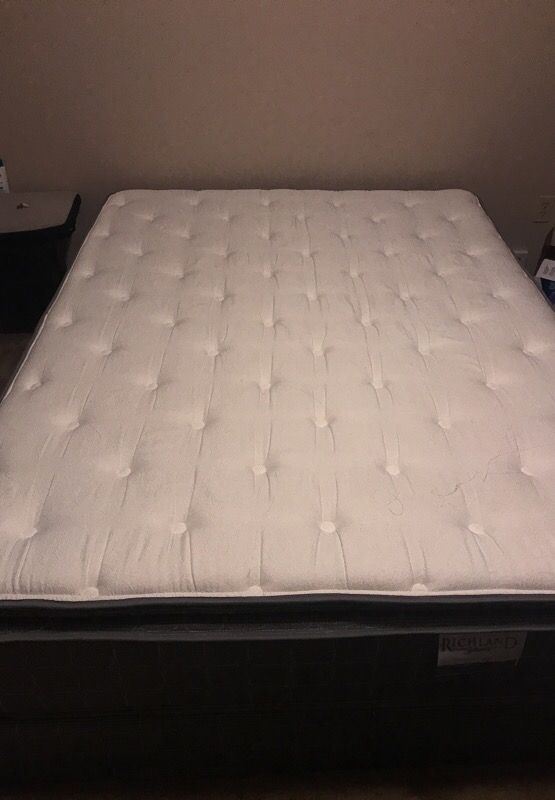 Queen size mattress set (Richland Home Allenton Pillow Top)