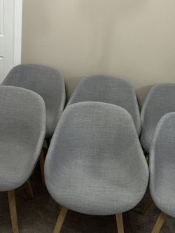 6 Dining Chairs Like New 