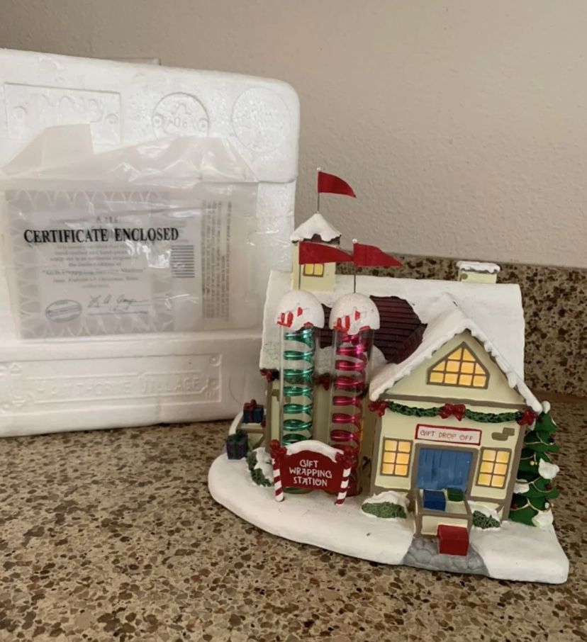 Hawthorne Village Gift Wrapping Service Station W/ Certificate of Authenticity