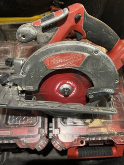 Milwaukee Circular Saw M18