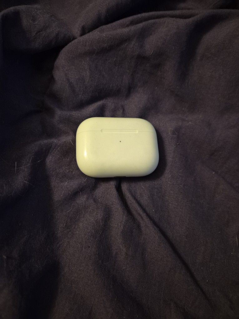 Airpods Pro, Airpods, And IPad