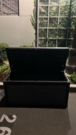 Outdoor Storage Tote ( Keter )