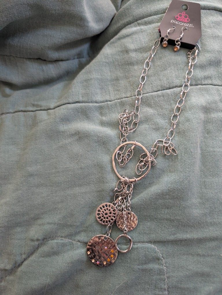 Brand New Paparazzi Silver Circle Necklace And Earring Set