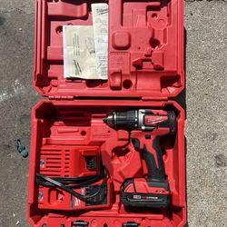 Milwaukee m18 hammer drill