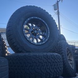 WHEELS PRO COMP BRAND NEW 17”
