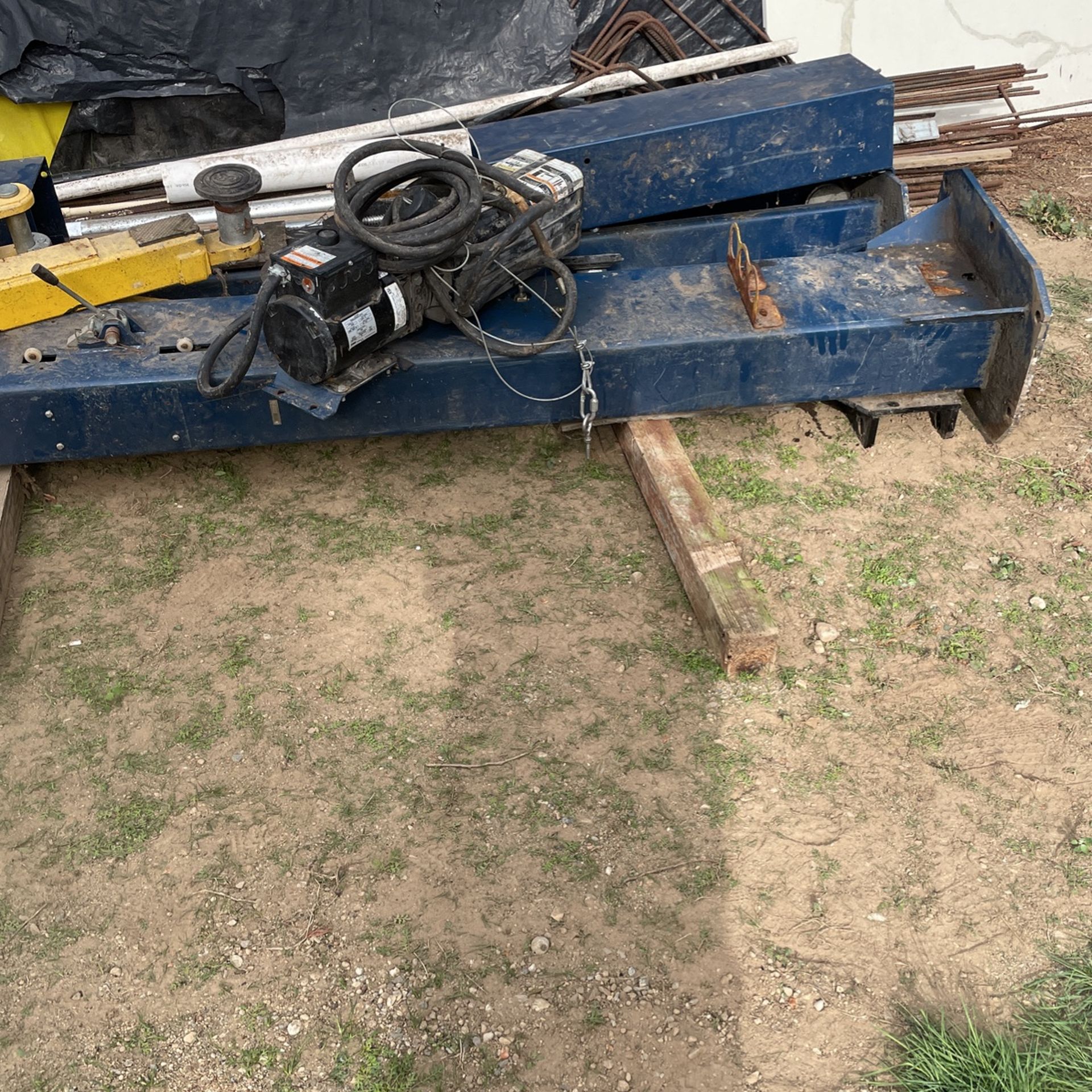 Car lift for cl challenger model number ab 1437 for Sale in Seattle