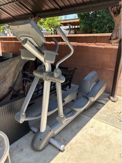 “Life Fitness” Elliptical (gym quality) CLSX