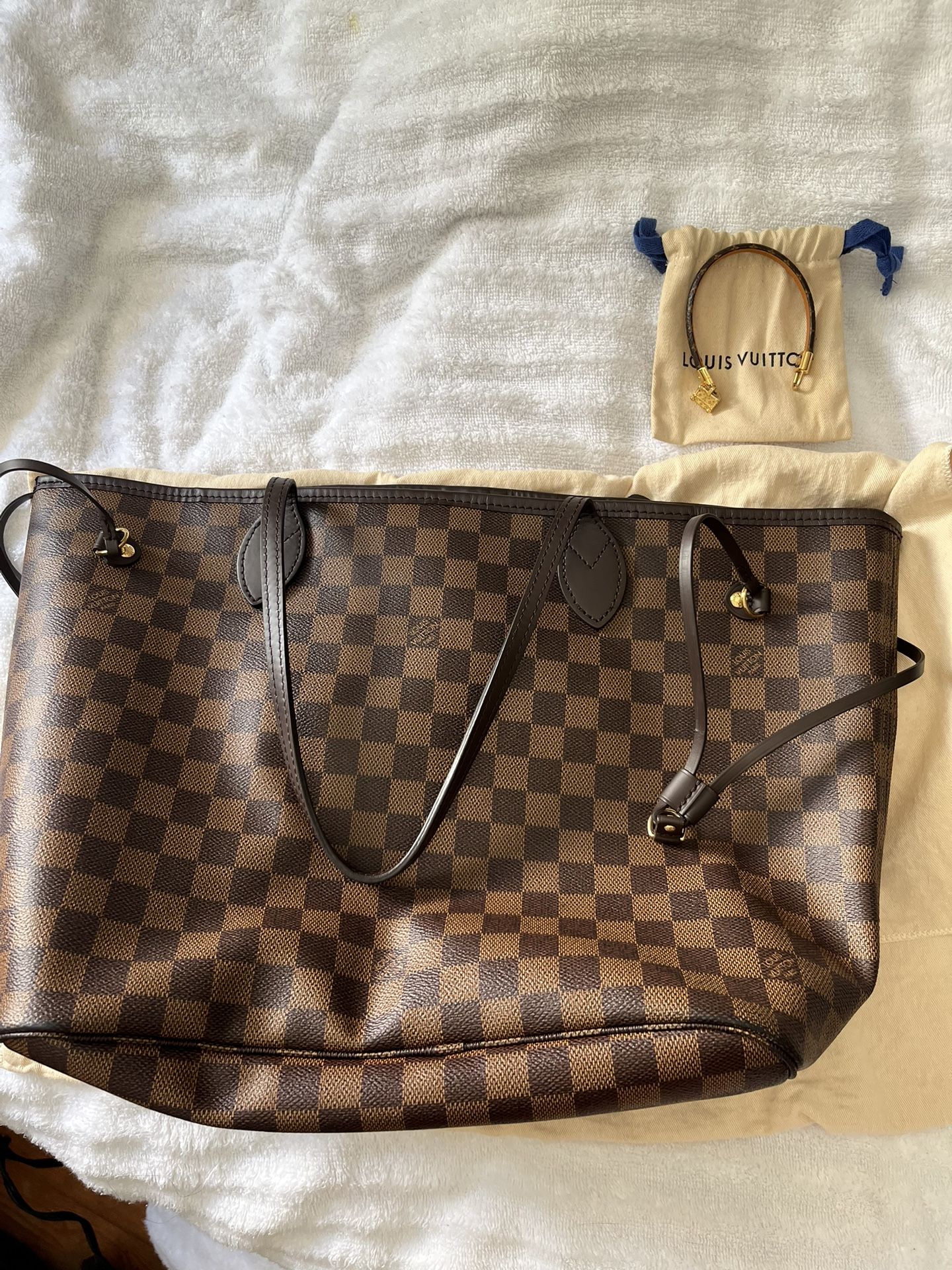 Louis Vuitton Never full Bag And Bracelet