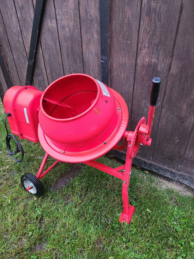 Central Machinery 1-1/4 Cubic Ft. Cement Mixer