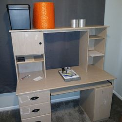Free Desk 