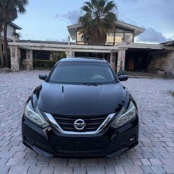 2017 Nissan Altima-Clean Title