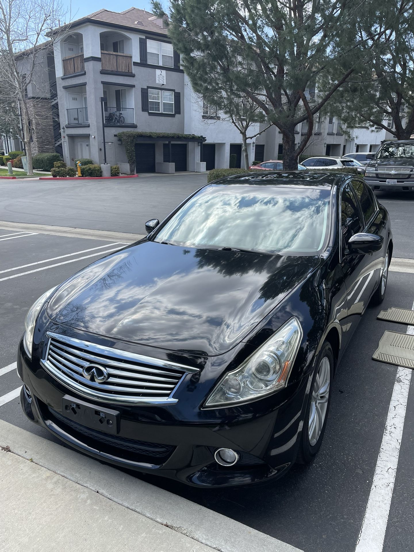 2013 Infiniti G37