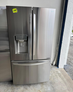 LG French Door Fridge – Stainless, Ice/Water Dispenser
