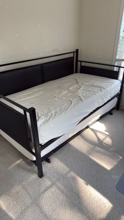 Trundle bed