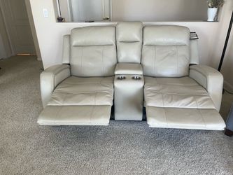 Love  seat. Recliner