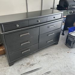 Dresser And nightstand 