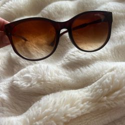Women’s Louie Vuitton sunglasses 