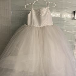 Davids Bridal Little Girls White Wedding Dress With Veil Size Four