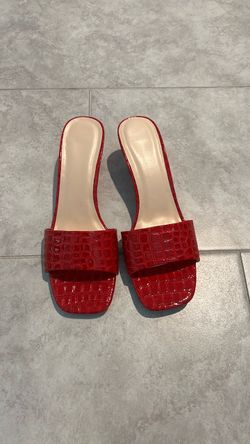 Red Kitten Heels Size 10 (brand new)