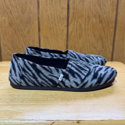 Toms Alpargata Slip On Shoes Zebra Print Fuzzy Black Gray Womens 9 NEW NO BOX