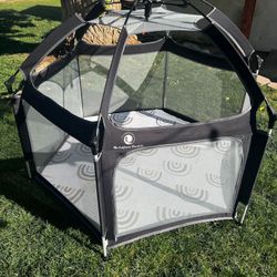 California Beach Co. Playpen 