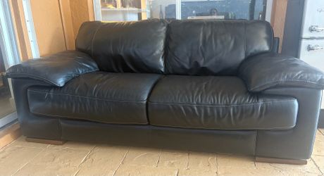 Cindy Crawford Home Black Leather Loveseat