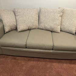 Pullout sofa couch - GREAT BUY ! ⭐️