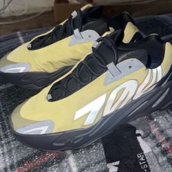 Yeezy 700