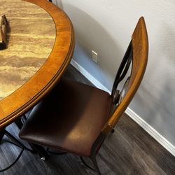 Circle Dinning Table 