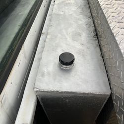 21 gal fuel tank with pump and nozzle