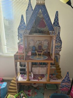 Cinderella doll house