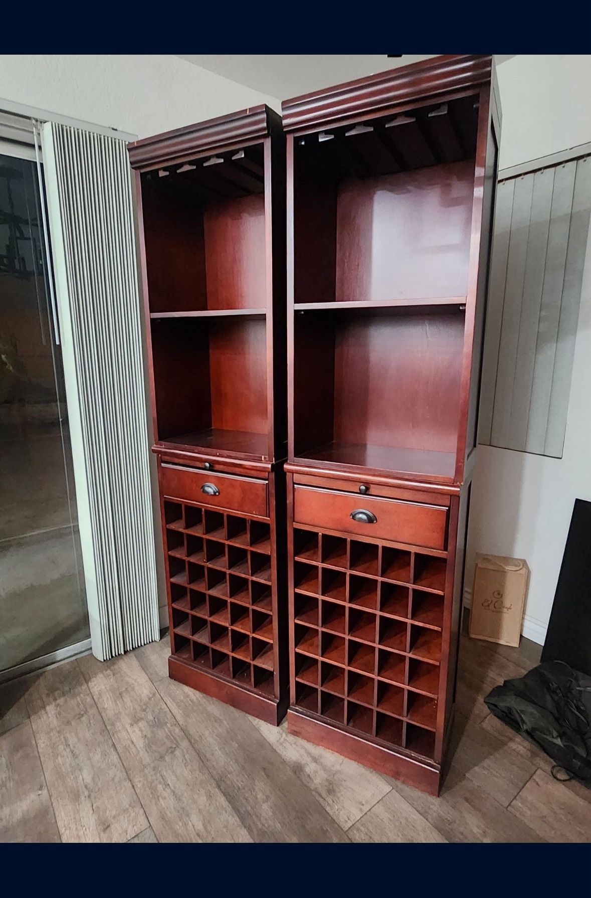 Wine Cabinet/Hutch