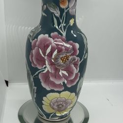 10" Vase Chinese Oriental Painted Green/ Pink/Yellow/Lilac Floral Jar Porcelain   This beautiful 10" vase features exquisite Chinese Oriental painting