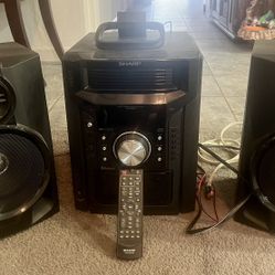 Sharp 5 Disc CD Changer - Bluetooth - Tuner - Cassette System Awesome Radio!!