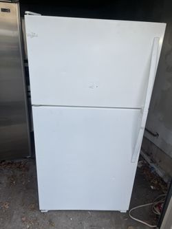Nice And Clean Fridge 22cu Whirlpool 
