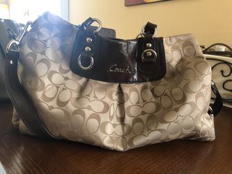 AUTHENTIC COACH PURSE