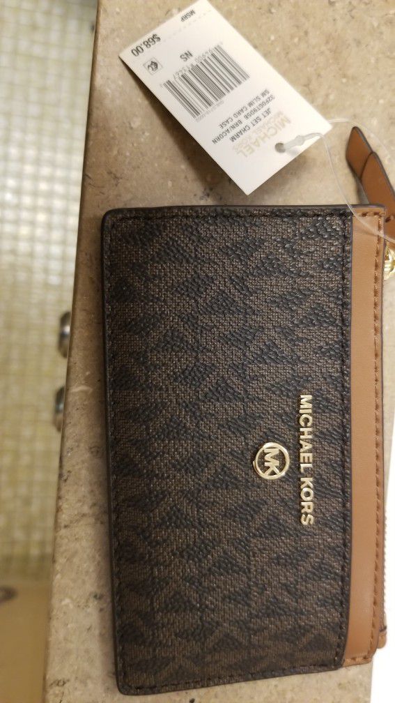 New Muchael Kors Wallets for Sale in Miami, FL - OfferUp