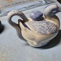 Vintage teapot Hand-painted Porcelain Blue and White Duck Teapot used good 