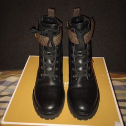 NWB Michael kors Stark Logo and Leather Combat Boots Women's Size 9.5