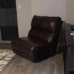 Sectional , Brown Leather. Ashley. 