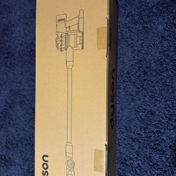 Dyson V8 Vacuum 