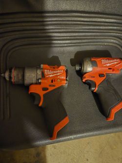Milwaukee Fuel Drill and Impact Driver Set