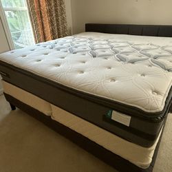 Sealy Posturepedic King Mattress & Bed Set – Like New 