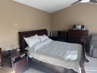 King Bedroom Set – 6 Pieces (Pickup Only – Hoffman Estates)