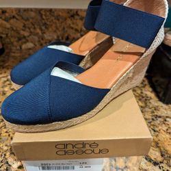 New Women's Size 9 Wedge Shoes 