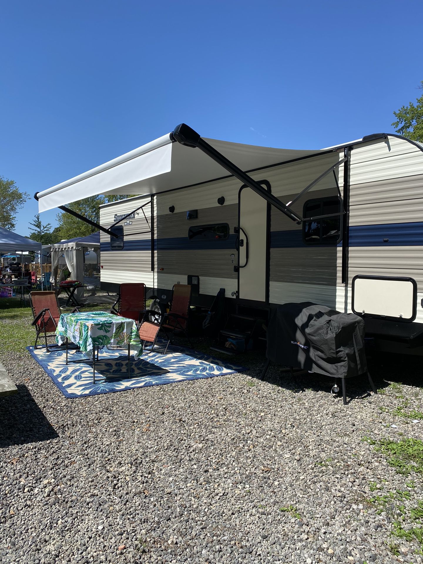 2021 Like New KZ 301DBSE camper- 2 Full Beds! 