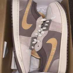 Jordan 1 Low SE Craft Taupe Haze Size 8.5 Men