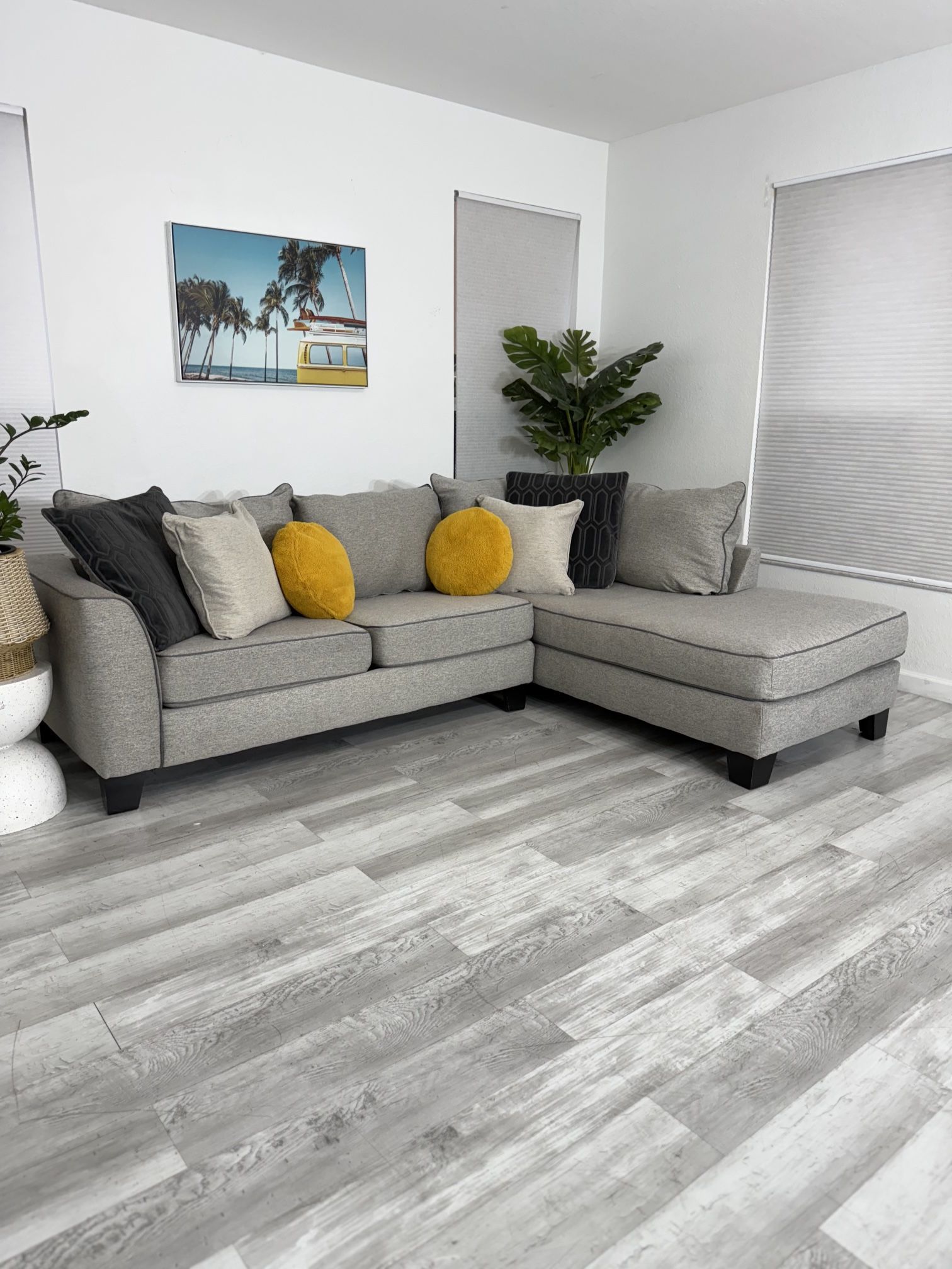 Gray Sectional Couch with Left Chaise – Ashley Furniture 🛋️