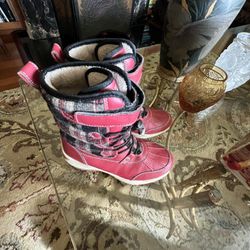 Girls Snowboots Kodiak Red Plaid Snow-boots Rainboots Youth Size 4